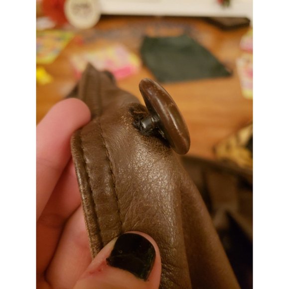 80s/90s Brown Leather Trench Coat - Picture 7 of 9